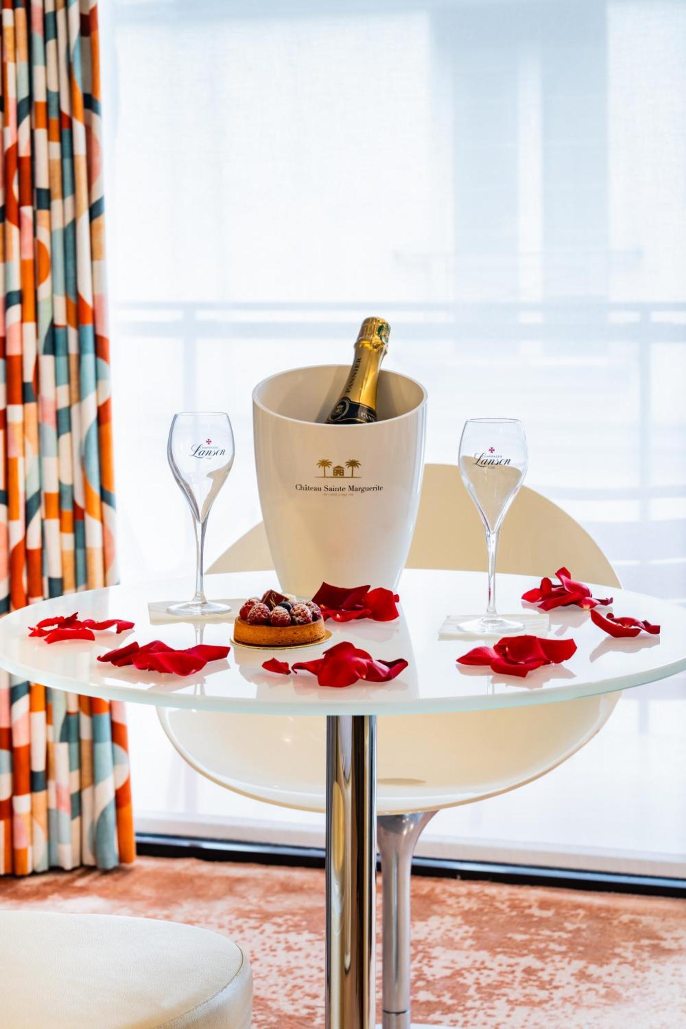 Le 7 Eiffel By Malone Hotel 4*